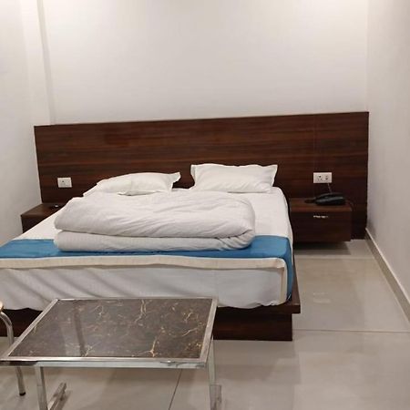 Hotel Cross Road By Wb Inn Unnao Luaran gambar