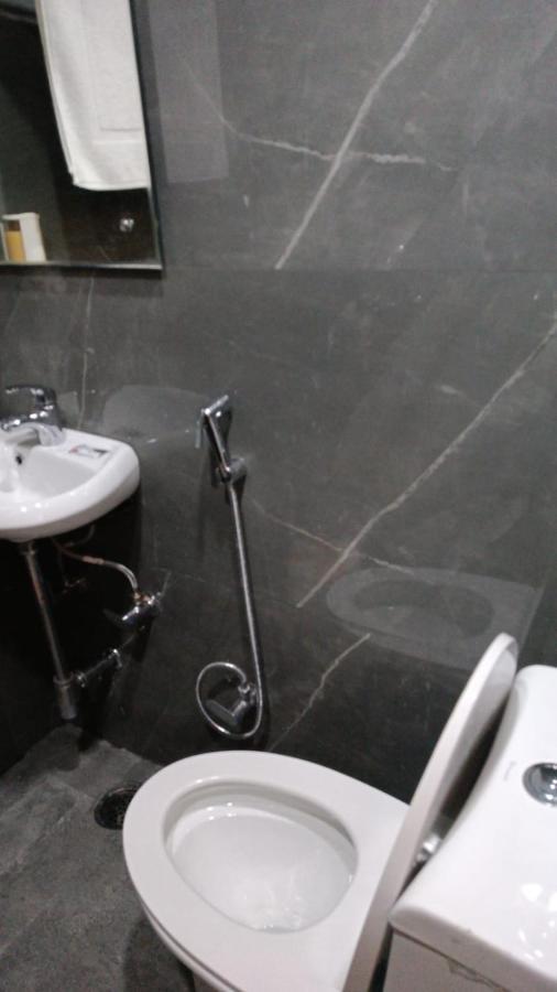 Hotel Cross Road By Wb Inn Unnao Luaran gambar