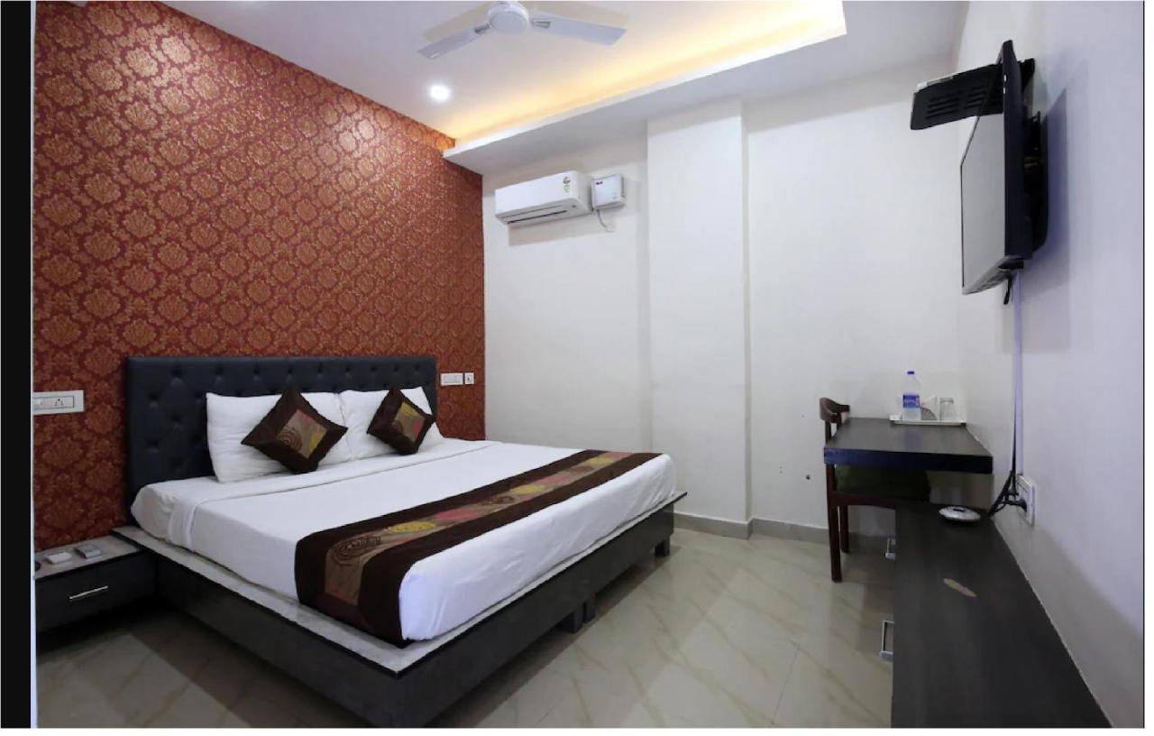 Hotel Cross Road By Wb Inn Unnao Luaran gambar