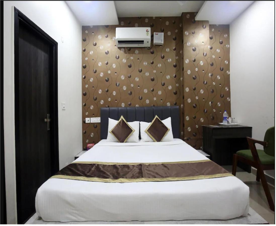Hotel Cross Road By Wb Inn Unnao Luaran gambar
