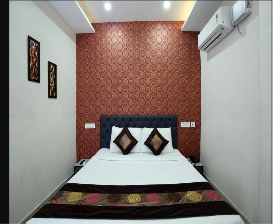 Hotel Cross Road By Wb Inn Unnao Luaran gambar