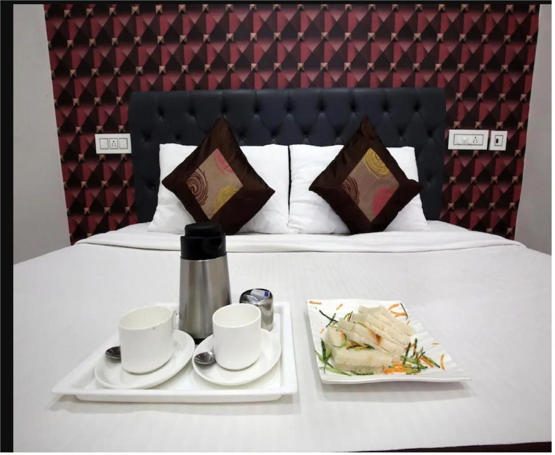 Hotel Cross Road By Wb Inn Unnao Luaran gambar