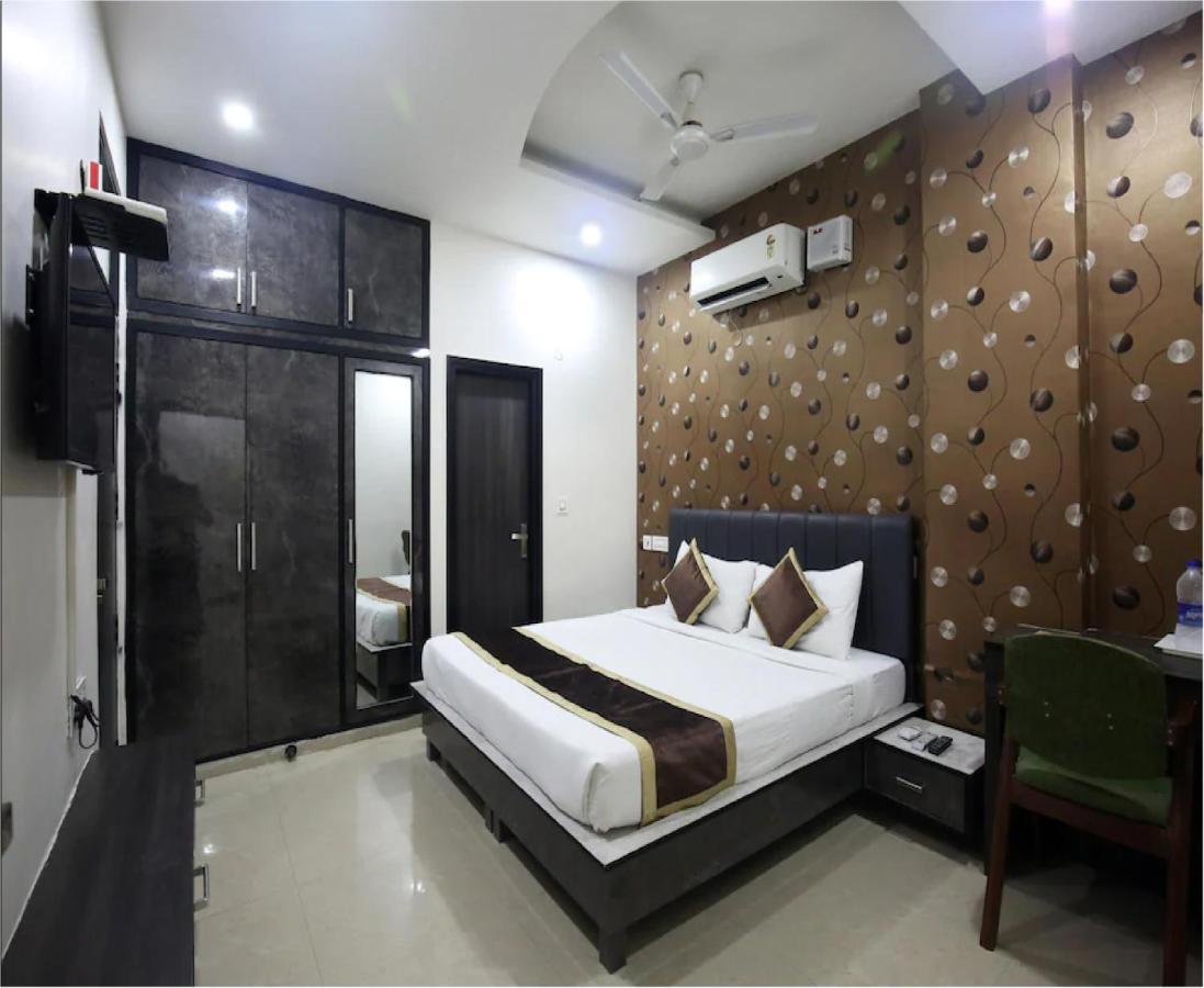 Hotel Cross Road By Wb Inn Unnao Luaran gambar