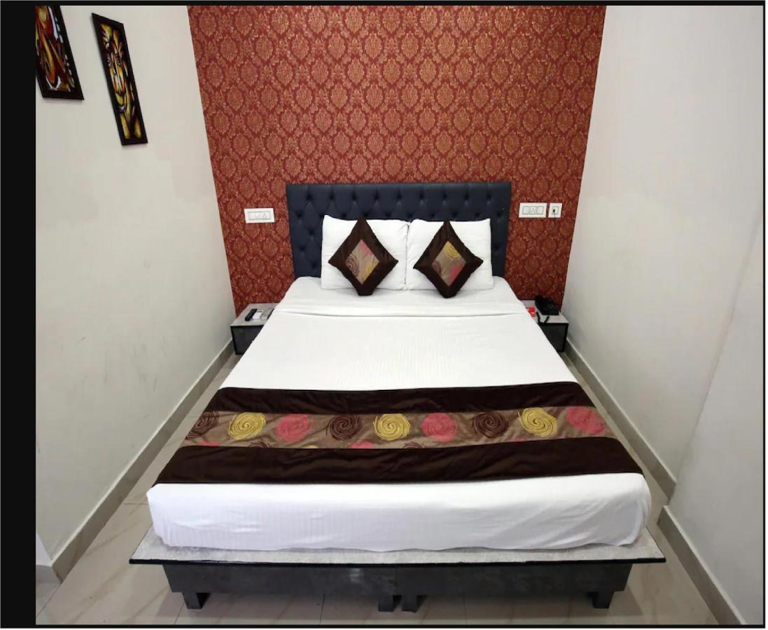 Hotel Cross Road By Wb Inn Unnao Luaran gambar